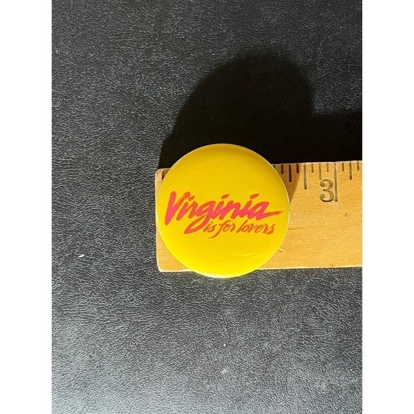 Vintage Virginia is for lovers button pin. - Picture 3 of 3